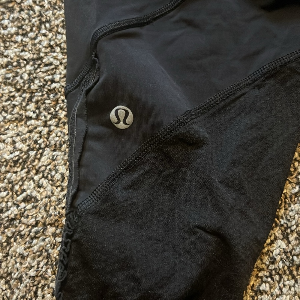 Lululemon Crop Leggings - Picture 4 of 8